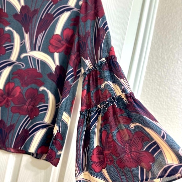 Ann Taylor Bell Sleeve Top - Picture 4 of 8